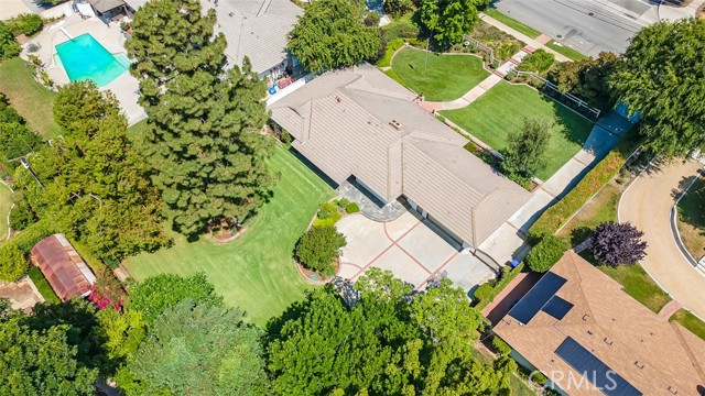 252 W 15th Street, Upland CA: https://media.crmls.org/medias/c613c785-a81f-48fe-8826-59da61fa4a70.jpg