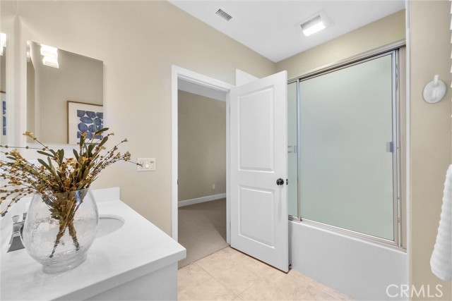 Detail Gallery Image 32 of 74 For 36 Royal Grove, Irvine,  CA 92620 - 4 Beds | 4 Baths