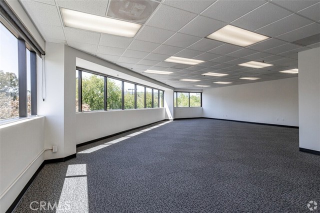 Image 5 of 10 For 1141 California Avenue