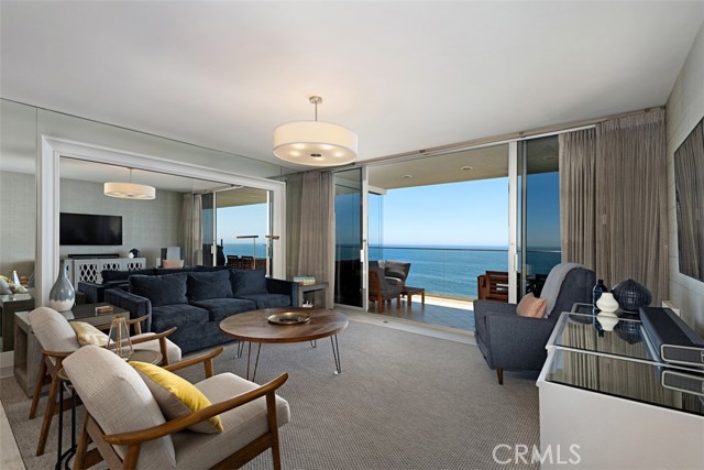 Detail Gallery Image 5 of 43 For 31755 Coast #403,  Laguna Beach,  CA 92651 - 2 Beds | 2 Baths