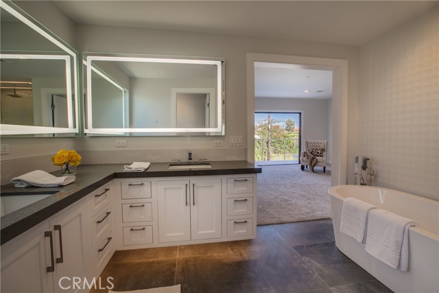 Detail Gallery Image 23 of 26 For 324 Saint Andrews Rd, Newport Beach,  CA 92663 - 5 Beds | 5/1 Baths