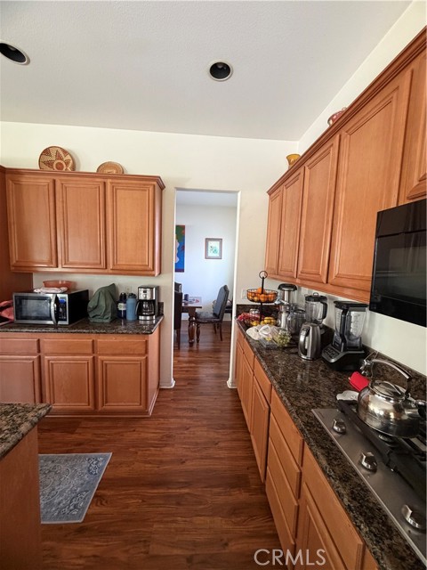 Detail Gallery Image 19 of 63 For 28512 Meadow Heights Ct, Canyon Country,  CA 91387 - 6 Beds | 3 Baths