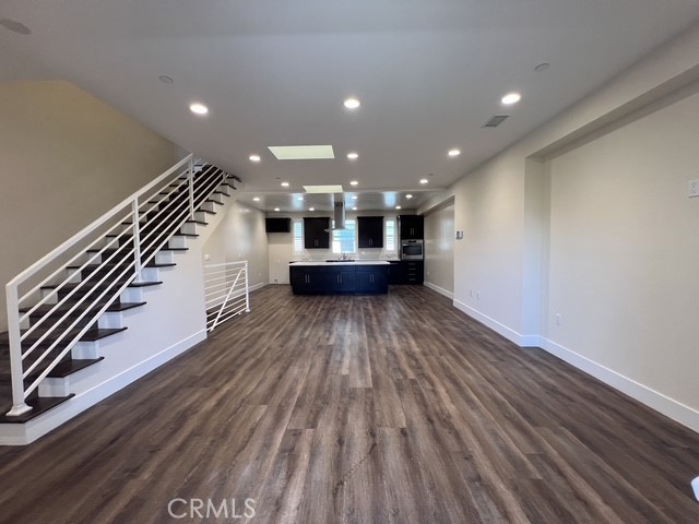 https://media.crmls.org/medias/c616c25a-d068-4e52-9ddf-e1f9babd7206.jpg?preset=X-Large