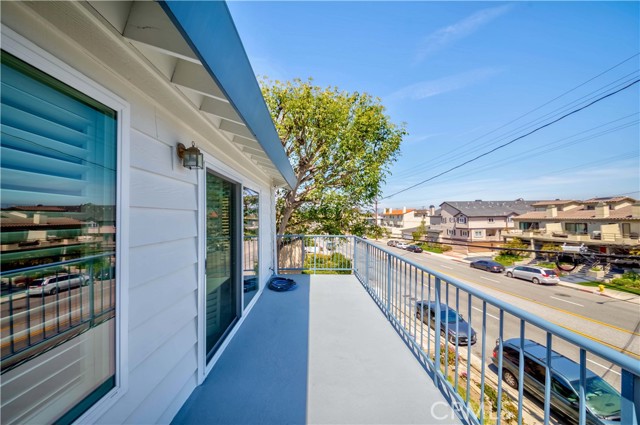 121 Prospect Avenue, Redondo Beach, California 90277, 2 Bedrooms Bedrooms, ,3 BathroomsBathrooms,Residential,Sold,Prospect,SB23056718