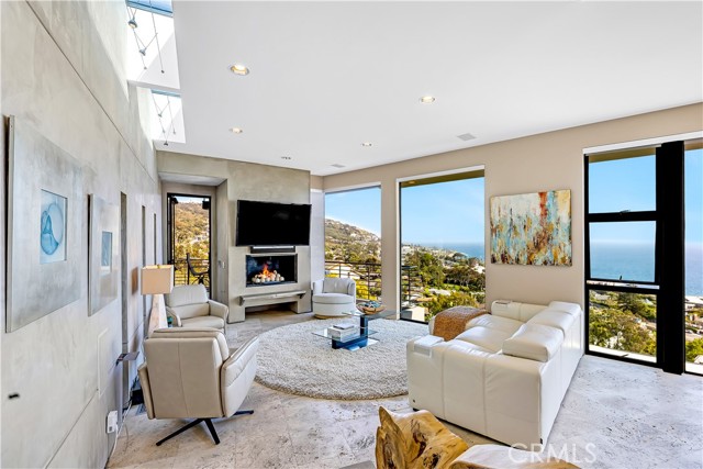 Detail Gallery Image 6 of 61 For 31411 Ceanothus Dr, Laguna Beach,  CA 92651 - 3 Beds | 2/1 Baths