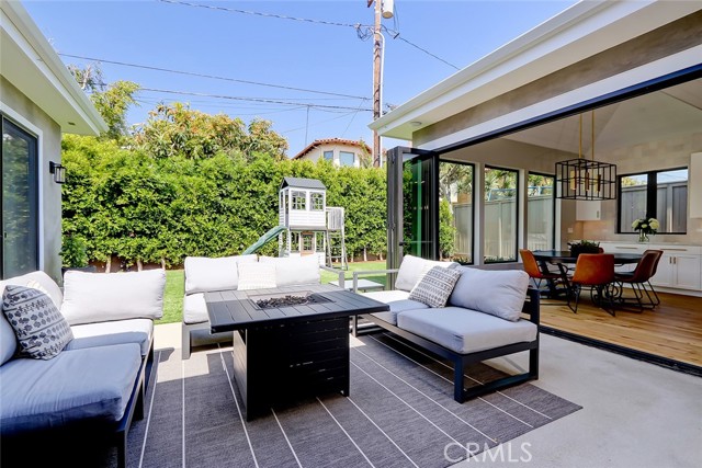 2812 Timothy Avenue, Redondo Beach, California 90278, 5 Bedrooms Bedrooms, ,4 BathroomsBathrooms,Residential,Sold,Timothy,SB23078863
