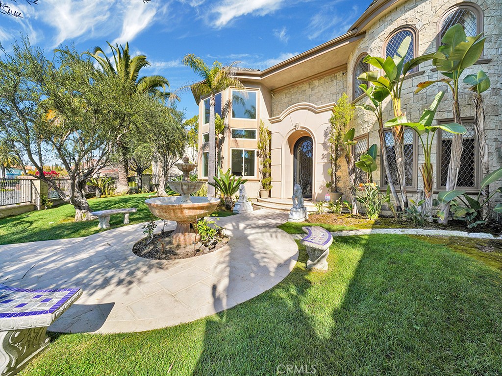 https://media.crmls.org/medias/c6184243-0549-4615-9b3f-d4a3a4764c5f.jpg?preset=X-Large