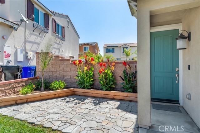 Detail Gallery Image 2 of 30 For 4989 River Ash Way, Fontana,  CA 92336 - 3 Beds | 2/1 Baths