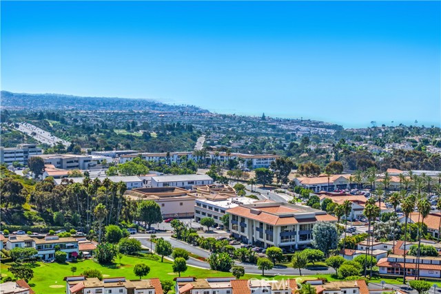 717 Calle Perlino, San Clemente CA: https://media.crmls.org/medias/c6189bd4-6e6e-49c8-8a09-e5f02d071abe.jpg