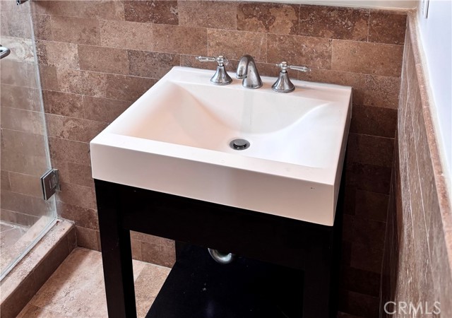 Detail Gallery Image 11 of 24 For 1510 W Balboa Blvd, Newport Beach,  CA 92663 - 1 Beds | 1 Baths