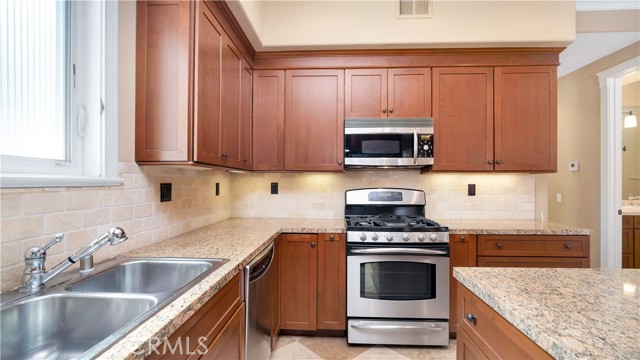 Detail Gallery Image 9 of 30 For 431 Iris Ave, Corona Del Mar,  CA 92625 - 3 Beds | 3 Baths