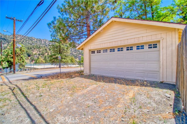 Detail Gallery Image 6 of 51 For 1131 Apple, Wrightwood,  CA 92397 - 2 Beds | 1 Baths