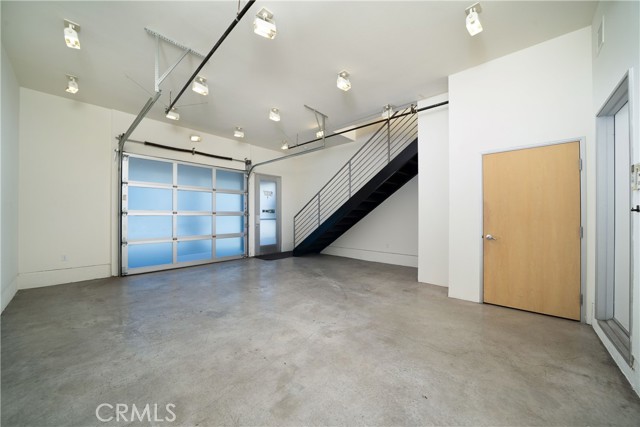 937 E Santa Ana Boulevard, Santa Ana CA: https://media.crmls.org/medias/c61a8966-82e6-4c18-85e8-32fbfa226417.jpg
