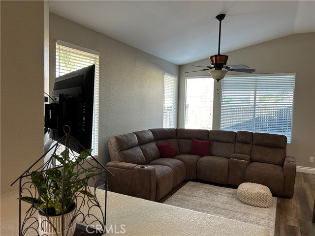 Detail Gallery Image 7 of 32 For 27298 Buffalo Trl, Corona,  CA 92883 - 3 Beds | 2 Baths