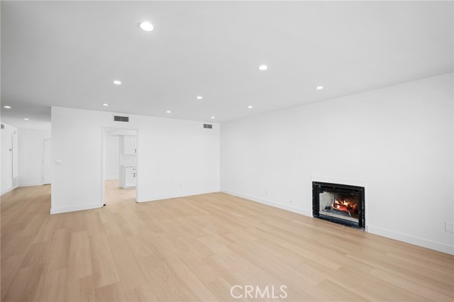 Detail Gallery Image 10 of 33 For 350 W Loraine St #101,  Glendale,  CA 91202 - 2 Beds | 2 Baths