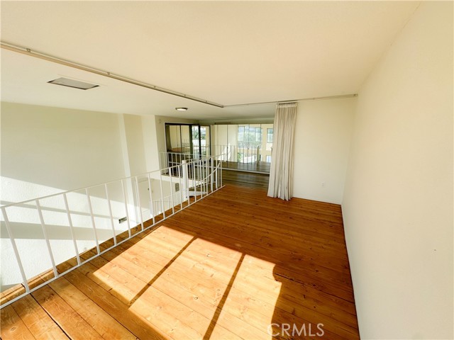 100 S Venice Boulevard, Venice CA: https://media.crmls.org/medias/c61b9aa8-9c54-4523-a366-687137decd3b.jpg