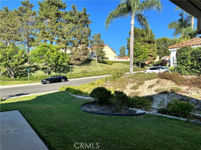 Detail Gallery Image 3 of 22 For 28096 Tamarind, Mission Viejo,  CA 92692 - 4 Beds | 2/1 Baths