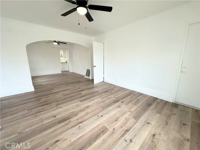 2217 10th Avenue, Los Angeles CA: https://media.crmls.org/medias/c61c1188-9b8c-44d7-b091-3b1921bb633b.jpg