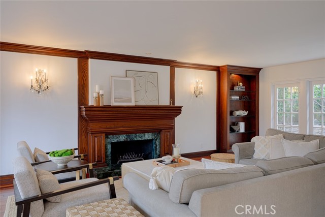 Detail Gallery Image 8 of 43 For 16842 Harkness, Huntington Beach,  CA 92649 - 4 Beds | 2/1 Baths