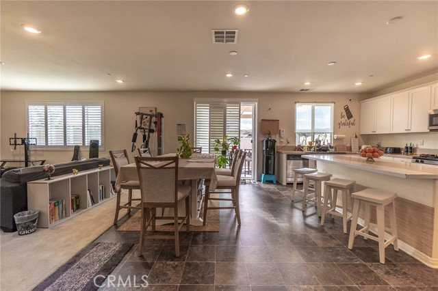 Detail Gallery Image 9 of 32 For 1099 Little Leaf, Calimesa,  CA 92320 - 3 Beds | 2/1 Baths