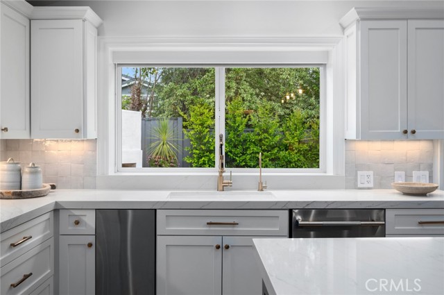 Detail Gallery Image 16 of 52 For 1969 Port Dunleigh Cir, Newport Beach,  CA 92660 - 5 Beds | 4 Baths