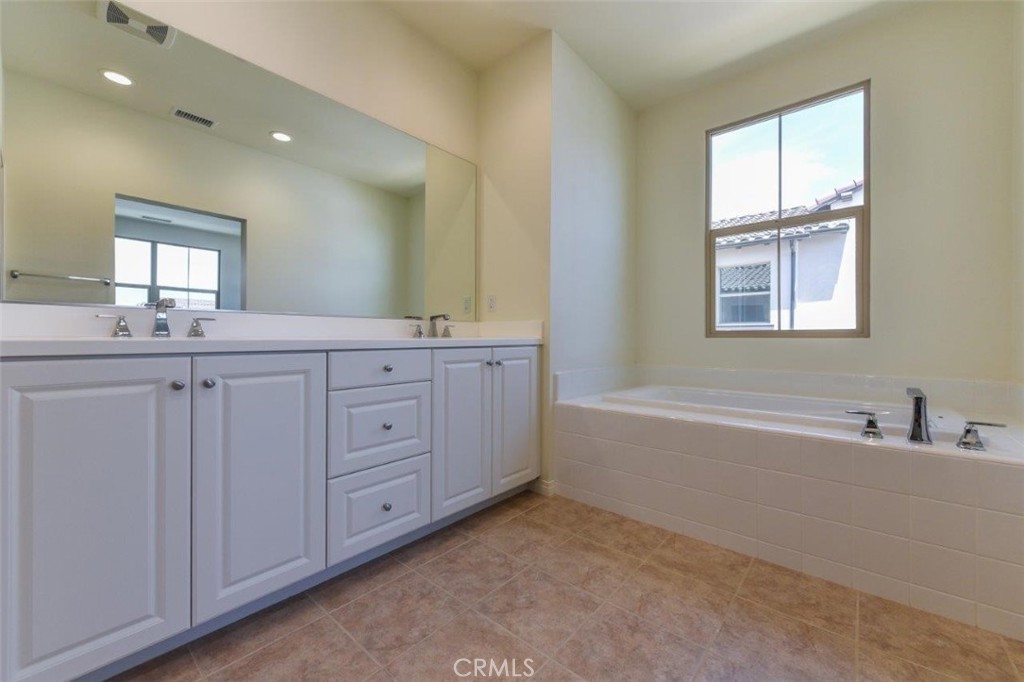 MLS #OC25225555 image #13