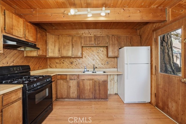 Detail Gallery Image 12 of 34 For 598 Maple, Sugarloaf,  CA 92386 - 2 Beds | 1/1 Baths