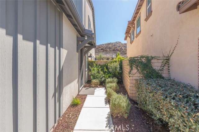 Detail Gallery Image 7 of 56 For 26219 Silver Birch, Menifee,  CA 92584 - 6 Beds | 4/1 Baths
