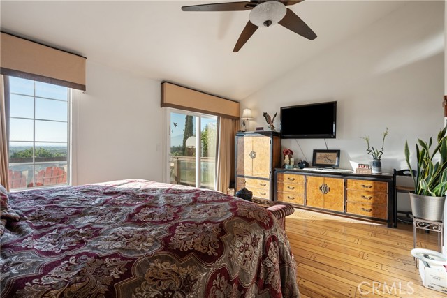 5266 Bluff Street, Norco CA: https://media.crmls.org/medias/c61d39f1-0579-40a0-81fe-9522b81c2a00.jpg