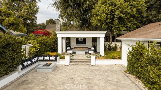 1281 E Orange Grove Boulevard, Pasadena CA: https://media.crmls.org/medias/c61d468f-cfeb-4d4c-974c-fe6ed159f80c.jpg