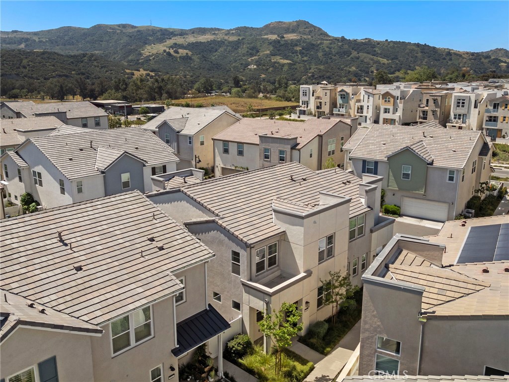 https://media.crmls.org/medias/c61d4ccb-789d-4d34-9a42-c676f6a9ecf5.jpg?preset=X-Large
