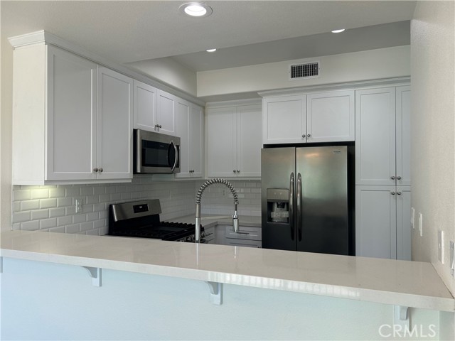 Detail Gallery Image 6 of 32 For 12259 Lima Way, Sylmar,  CA 91342 - 4 Beds | 3 Baths