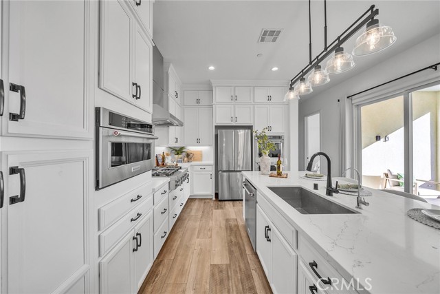 Detail Gallery Image 14 of 65 For 446 Chorus, Irvine,  CA 92618 - 4 Beds | 4 Baths