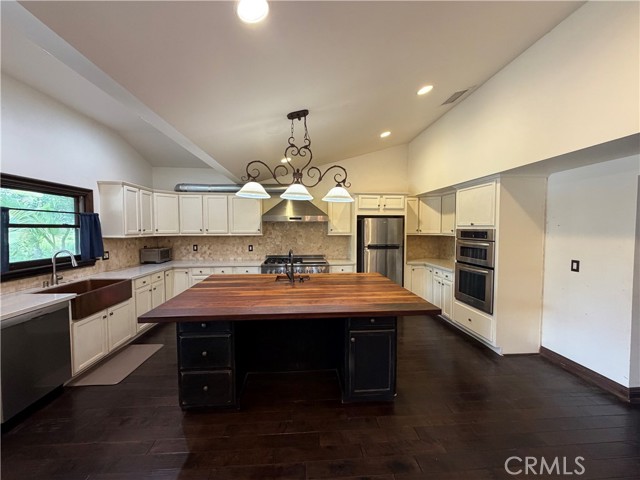 Detail Gallery Image 3 of 16 For 2489 Burt St, Upland,  CA 91784 - 4 Beds | 3 Baths