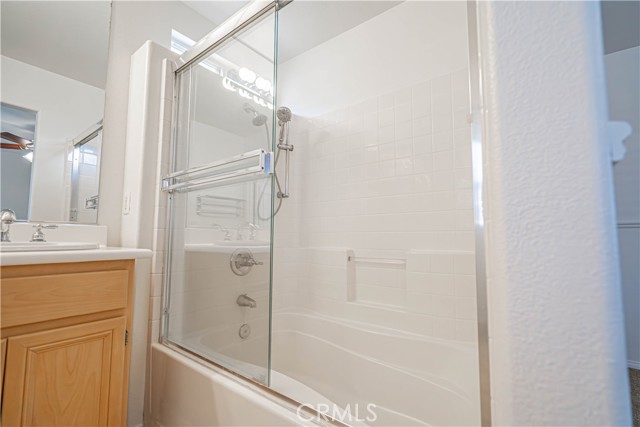 Detail Gallery Image 14 of 32 For 24502 Montevista Cir, Valencia,  CA 91354 - 3 Beds | 2/1 Baths