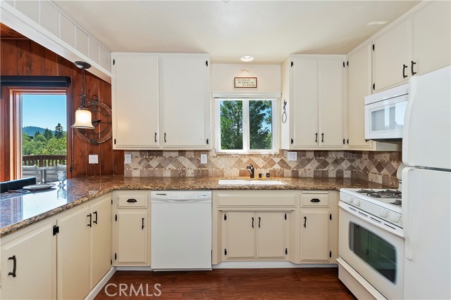 Detail Gallery Image 16 of 34 For 28203 Arbon Ln, Lake Arrowhead,  CA 92352 - 3 Beds | 2 Baths