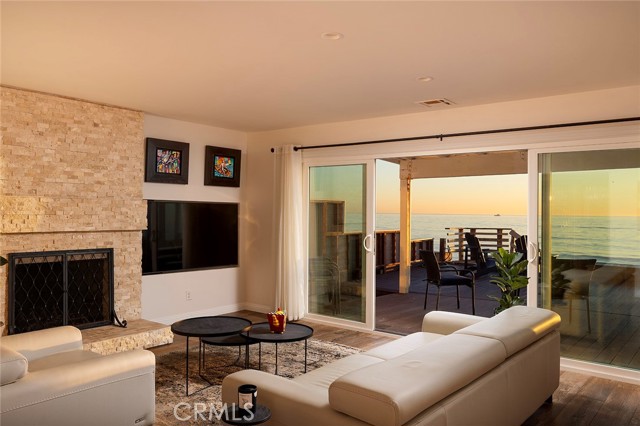 Detail Gallery Image 12 of 52 For 35661 Beach Rd, Dana Point,  CA 92624 - 4 Beds | 3/1 Baths