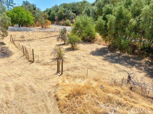 37876 Road 600, Raymond CA: https://media.crmls.org/medias/c6207493-1578-43bf-91d0-7dac0ac73c9e.jpg