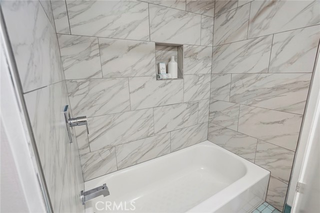 Image 22 of 34 For 4738 La Villa Marina  H