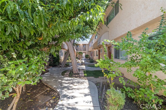 Detail Gallery Image 26 of 31 For 17045 Roscoe #14,  Northridge,  CA 91325 - 2 Beds | 1/1 Baths