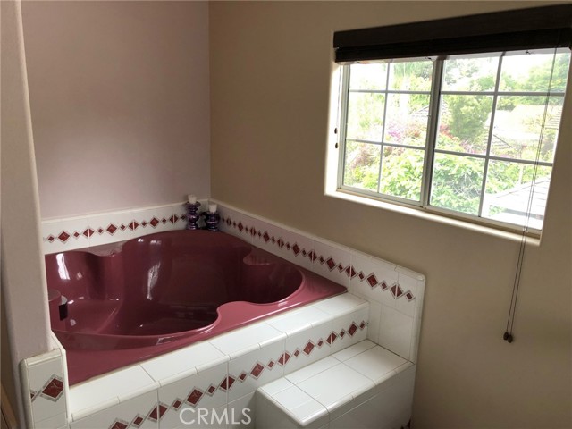 Detail Gallery Image 24 of 31 For 1958 Beverly Dr, Pasadena,  CA 91104 - 4 Beds | 4/1 Baths