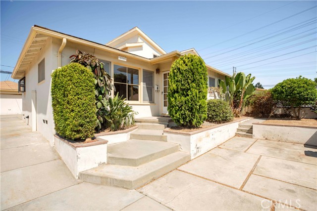 19205 Entradero Avenue, Torrance CA: https://media.crmls.org/medias/c623bba7-6694-4a5f-b53d-6a0f6b1c2fed.jpg