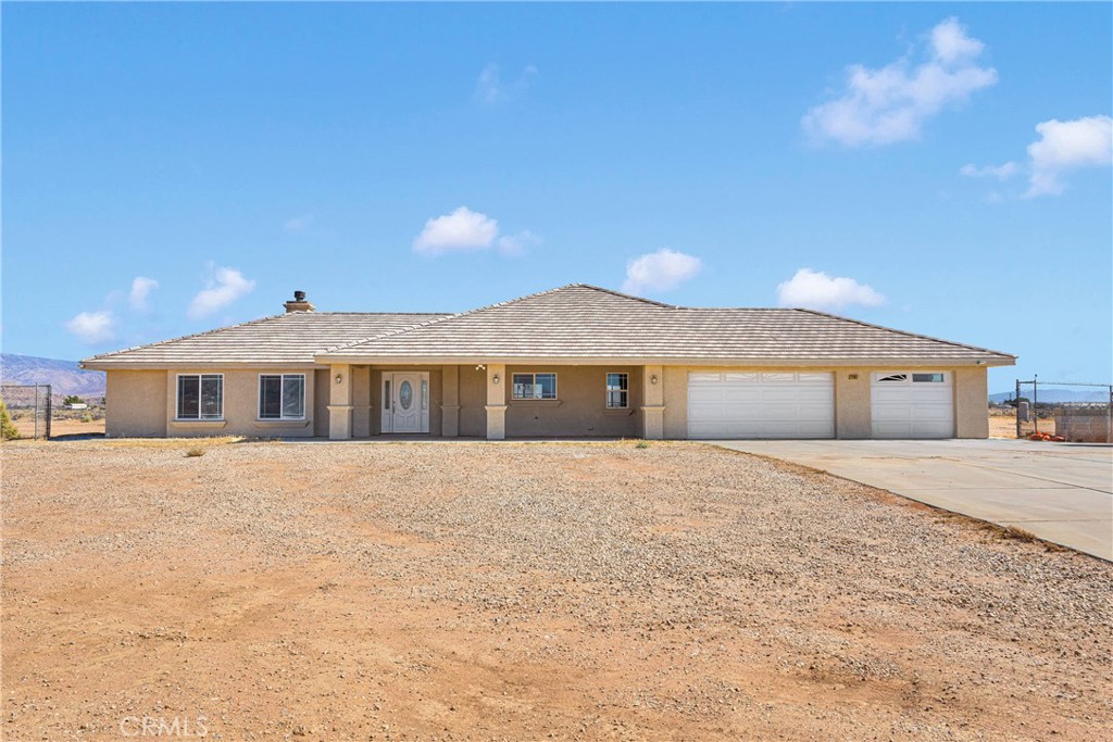 22983 Broken Lance Road