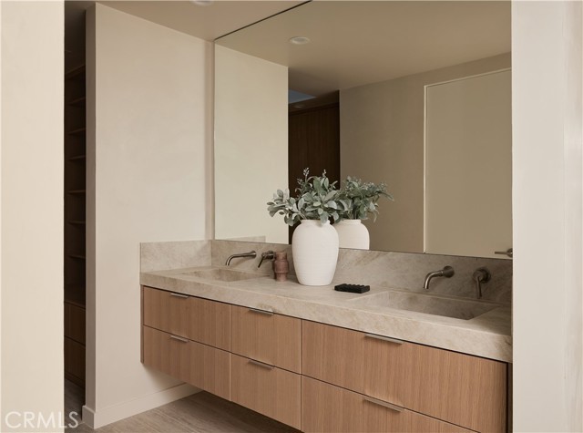 Detail Gallery Image 25 of 33 For 23740 Killion St, Woodland Hills,  CA 91367 - 4 Beds | 3 Baths