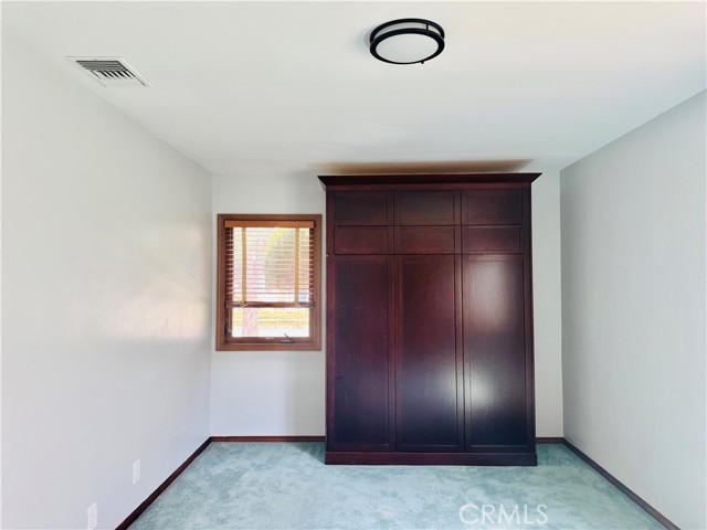 Image 11 of 26 For 6149 Whitewood Ave