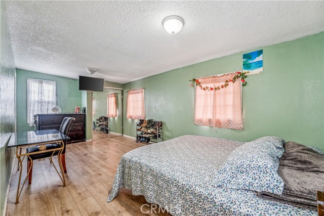 6324 Denver Avenue, Los Angeles CA: https://media.crmls.org/medias/c62459aa-e576-4b4f-86d6-5a7ca9c46809.jpg