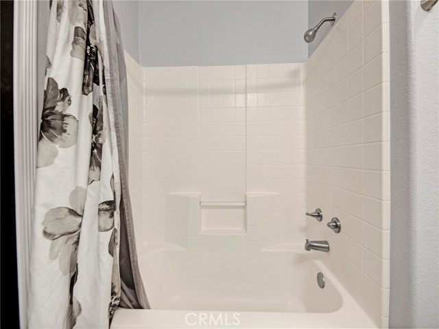 Detail Gallery Image 24 of 48 For 27626 Iris Pl, Castaic,  CA 91384 - 4 Beds | 2/1 Baths