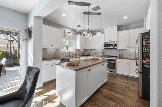 7059 Bergamot Avenue, Moorpark CA: https://media.crmls.org/medias/c626bac6-2ea4-4ed7-bca8-e4cfc798521b.jpg