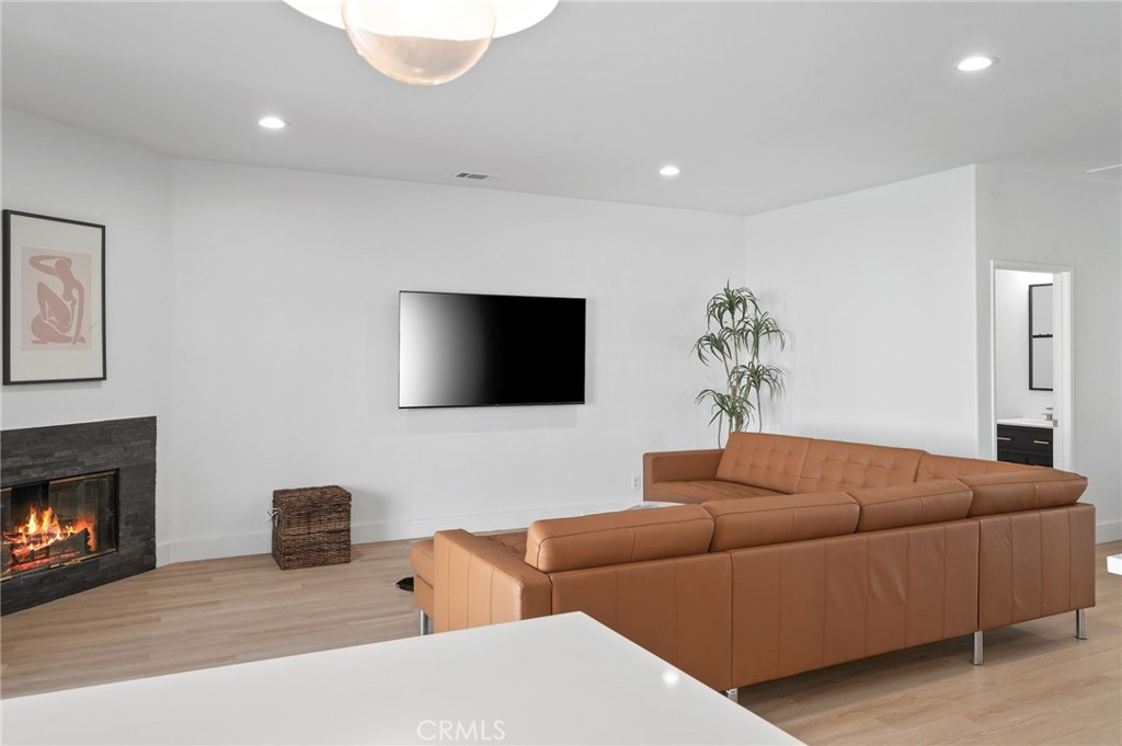 MLS #OC25257515 image #16