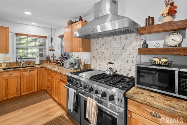 Detail Gallery Image 12 of 52 For 42425 Fox Farm Rd, Big Bear Lake,  CA 92315 - 2 Beds | 1 Baths